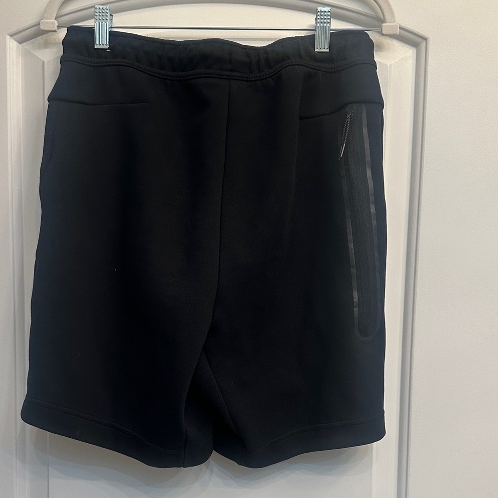 Nike Men's Athletic Black Shorts - Picture 2 of 5